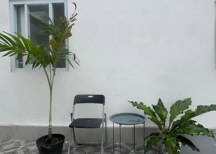 Walking Distance To With Share Kitchen Guest house