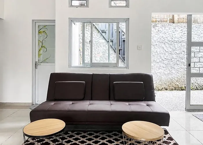 Walking Distance To With Share Kitchen Guest house