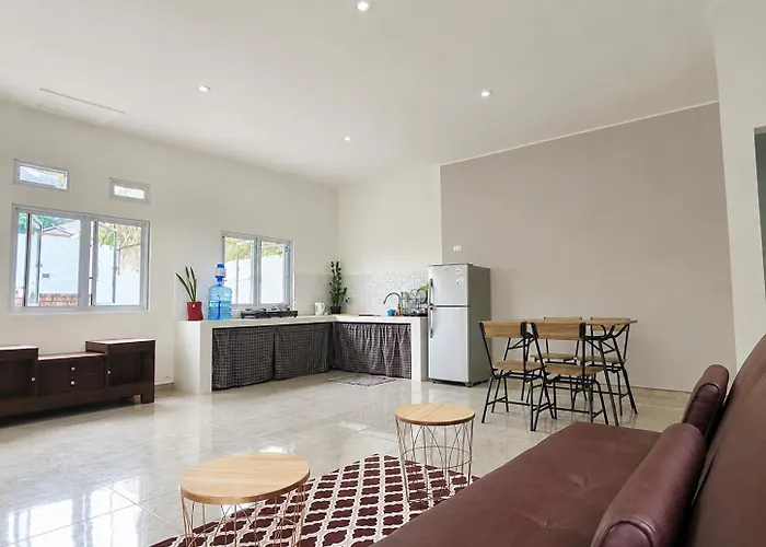 Guest house Walking Distance To With Share Kitchen 3*